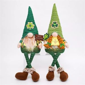 Juego de 2 Gnomos Irlandeses Verdes de Peluche para el Día de San Patricio con Luces LED Cálidas, Decoración y Regalo para el Día de San Patricio - Product Image 2