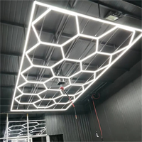 Lumière LED industrielle personnalisée pour entrepôt, bureau, garage - Lumière décorative à montage au plafond en nid d'abeille
