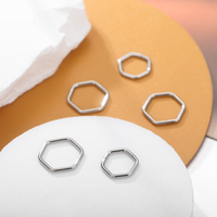 G23 Titanium Hexagon Septum Anneaux 16g Septum Bijoux 8mm Septum Hoop 16 Gauge Septum Clicker Septum Daith Piercing Jewelry