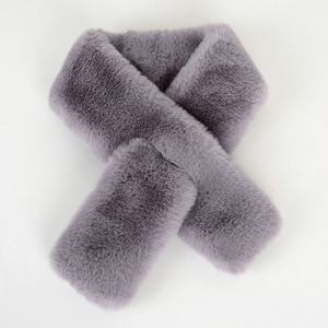 Écharpe en peluche d'hiver pour femme, style célébrité internet, col croisé simple, en fausse fourrure de vison, épaisse et chaude, protection du cou - Product Image 2
