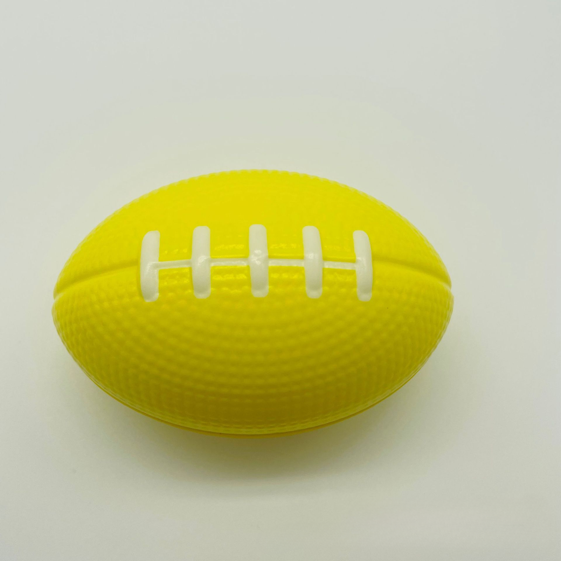 Balón de fútbol amarillo de 9 cm