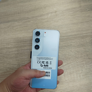 Camon 40 – Téléphone économique avec composants de haute qualité, compatible multi-prises, modèle universel global - Product Image 1
