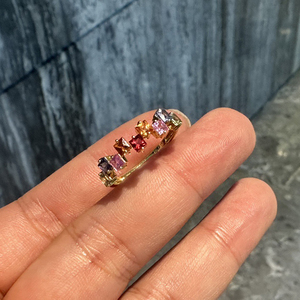 อาซูโอ แหวนทองคำแท้ 18K ลายสายรุ้ง ประดับด้วยแซฟไฟร์ธรรมชาติทรงปรินเซสคัท แหวนคลาสสิกสำหรับใส่ทุกวัน ของขวัญสำหรับผู้หญิงและสุภาพสตรี - Product Image 4