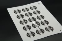 Étiquette adhésive en vinyle PVC personnalisée avec estampage à chaud doré, résistante à l'eau, aux UV et aux rayures, découpée sur mesure pour emballage de marque