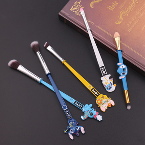 ชุดแปรงแต่งหน้าด้ามโลหะผสม 5 ชิ้น ลายการ์ตูนทำมือ ขนแปรงสังเคราะห์ สีปรับแต่งได้ ดีไซน์แปลกใหม่ - Product Image 2