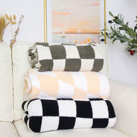 Jeter de couverture personnalisé acceptable OEM ODM damier Plaid moelleux tricoté jeter couverture pour cadeaux de vacances