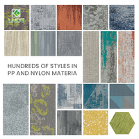 Dalles de moquette modulaires Wave47500 en nylon 6, 60x60cm, à boucles multi-niveaux, revêtement de sol commercial robuste pour bureaux, hôtels, halls d'accueil, bibliothèques