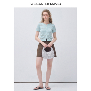 <span class=keywords><strong>Cardigan</strong></span> VEGA CHANG a Maniche Corte <span class=keywords><strong>Blu</strong></span> Chiaro con Collo Tondo e Lavorazione a Trecce per Donne, Dettaglio a Righe Dorate Metallizzate, Chiusura con Bottoni Frontali - Product Image 3