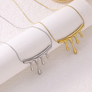 Collar de Metal Líquido Minimalista con Colgante de Lágrima Fundida, Hipoalergénico, de Acero Inoxidable, Resistente al Agua, para Mujer, Venta al Por Mayor - Product Image 2