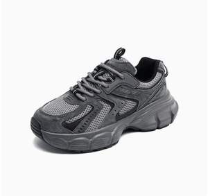 รองเท้าวิ่งผู้หญิงแบบตาข่ายพื้นหนา สไตล์ลำลอง ยี่ห้อโฟร์ซีซั่นส์ รุ่นปี 2026 ดีไซน์น้ำหนักเบาเพิ่มความสูง เหมาะสำหรับเล่นกีฬาและเดิน - Product Image 2