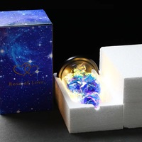BLH Fleur en feuille d'or 24 carats dans un dôme en verre avec lumières LED et base en bois Cadeau de Saint Valentin pour maman Meilleures plantes décoratives