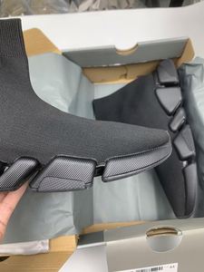 High-quality Luxury Designer Knitted Sports Shoes for Men Breathable and Retro Casual Walking Shoes Soft Light and Breathable - Product Image 5