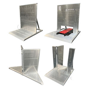 Barriera di Sicurezza Pieghevole KKMark Nera e Argento in Alluminio per Controllo Folla Tipo Mojo con Cancello Angolare per Grandi Concerti - Product Image 1