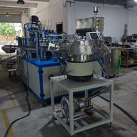 Machine d'assemblage automatique électrique pour la fermeture des couvercles de bocaux, destinée aux emballages alimentaires et chimiques en plastique