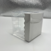 Petite boîte à gâteau transparente personnalisée boîte à emporter avec base de carte en papier