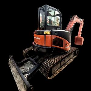 Mini-excavatrice Hitachi ZX55U certifiée CE, excavatrice de 5 tonnes |   Excavatrice sur chenilles |   Importé du Japon | Avec accessoire de tarière à vis rotative - Product Image 1