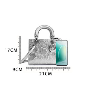 Borse a Tracolla Eleganti da Donna di Alta Gamma con Ricamo Floreale Quadrato, Chiusura Magnetica e Cerniera Nascosta - Product Image 4