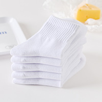 Chaussettes d'école pour enfants au prix de gros Chaussettes d'école en coton blanc pour garçons et filles