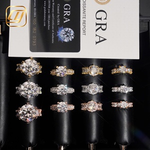 Anillos de Compromiso de Lujo para Mujer en Plata 925 con Moissanita, Corte Brillante Redondo, Engaste Pavé, Baño de Rodio, Estilo Corona - Product Image 1