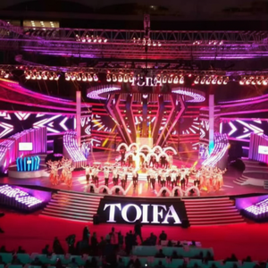 หน้าจอแสดงผลแบบ LED เต็มรูปแบบสีขนาดยักษ์ใช้ในร่มขนาด500x1000มม. หน้าจอแสดงผล IP65แบบ P3.91พื้นหลังเวทีในร้านค้าปลีก - Product Image 1