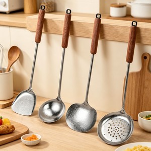 Juego de espátulas de titanio con mango de madera, 4 piezas, utensilios de cocina resistentes al calor, cuchara para sopa y salteados - Product Image 1
