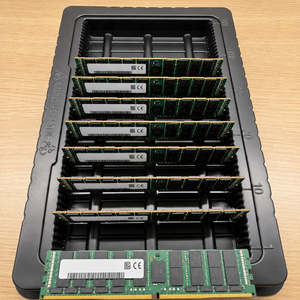 หน่วยความจำเซิร์ฟเวอร์ Channel Inventory M321R4GA3PB0-CWM 32GB 1Rx4 DDR5 5600MHz ECC RDIMM สำหรับการรับข้อมูลจากรถยนต์อัตโนมัติ - Product Image 1