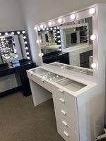 Table de toilette avec miroir éclairé par LED, design moderne et luxueux, petite taille, pour magasin de beauté, maquillage, avec tiroir