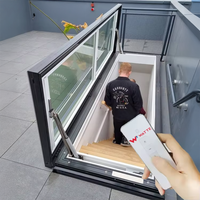 Fenêtre de toit motorisée électrique avec ventilation, triple vitrage, pour sortie d'escalier, entrée, accès, toit plat, puits de lumière
