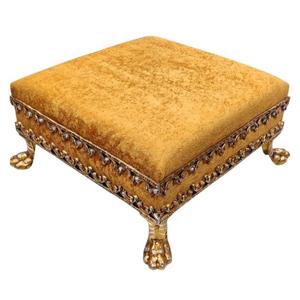 Pouf ottoman en tissu doré de style antique avec cadre métallique décoratif pour le salon, fait main - Product Image 3