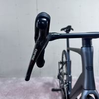 Vélo de course sur route aérodynamique en fibre de carbone haute performance 700C, 24 vitesses, freins à disque hydrauliques, vélo de triathlon pour adultes