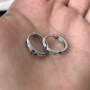 Pendientes de Plata de Ley S925 con Estrella de Cuatro Puntas Azul para Mujer, Estilo Religioso Versátil para Uso Diario, Diseño de Nicho Dulce y Moderno - Product Image 1