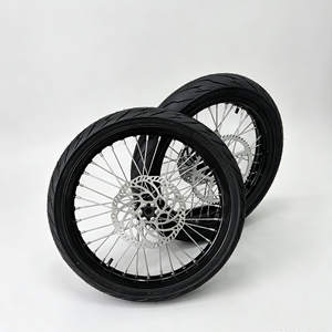 Ensemble de roues Supermoto KYZ 17 pouces 7116-T6 avec moyeu à tirage droit anodisé, jante noire, rayons argentés, disque de frein, pour la course urbaine, mise à niveau professionnelle - Product Image 5