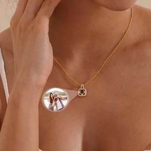 ドロップシッピング カスタム写真 ステンレス製 ロック型投影ネックレス CE認証取得済み 女性 母の日ギフト - Product Image 6