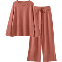 Ensemble Lounge Tricoté pour Femme – Pull Col Rond Manches Évasées et Pantalon Large à Cordon de Serrage – Tenue Deux Pièces Personnalisable avec Logo – Vente en Gros
