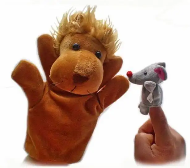 La bambola personalizzata del dito di educazione precoce dell'asilo racconta i giocattoli di animali di peluche del personaggio delle fiabe.