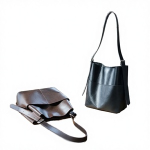 Sacs à bandoulière/crossbody en cuir véritable pour femmes, sac seau imperméable en cuir de vache, simple et tendance, grande capacité, avec une seule sangle - Product Image 3