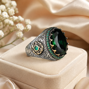 Anello Vintage con Gemma Verde per Uomo, Stile Artigianale Europeo e Americano, Gioiello di Moda - Product Image 2