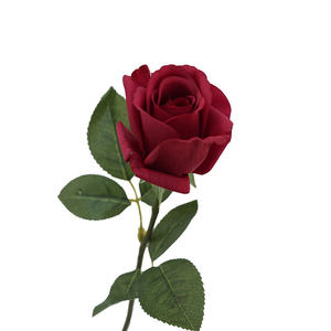 Stile europeo in finto fiore rosa stelo a testa singola <span class=keywords><strong>Rose</strong></span> reali color rosso per l'arredamento di nozze - Product Image 1