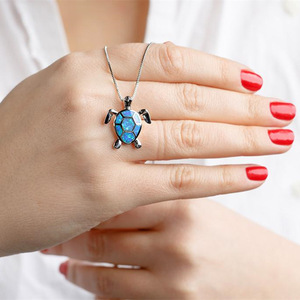 Europese En Amerikaanse Mode Opaal Schildpad Hanger Ketting Met Blauw Kristal Trendy Messing Sieraden Voor Vrouwen