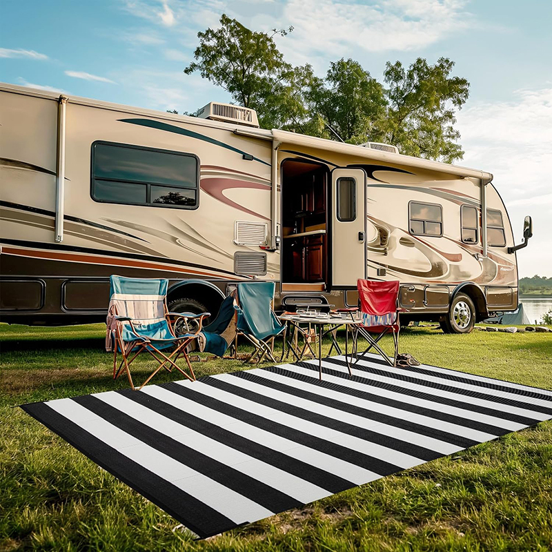 STRAUNK Washable Outdoor Rug Reversible PVC