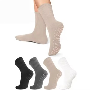 Chaussettes de sport respirantes en coton antidérapantes à logo personnalisé, échantillon gratuit de haute qualité, faible MOQ - Product Image 3