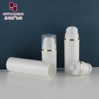 Bouteilles à pompe sans air en plastique PP avec décoration anneau doré 15ML 30ML 50ML