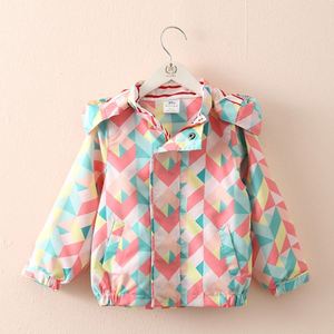 Nouveaux produits : Cintre en bois à motif dessin animé pour manteaux, idéal pour mère et fille, recherche de distributeur - Product Image 3