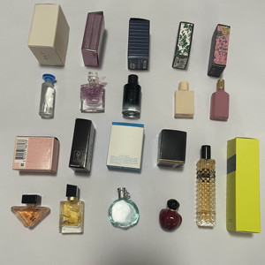 2025 Bán Buôn Nước Hoa Sang Trọng Cho Nam Giới Phụ Nữ Biểu Tượng Tùy Chỉnh Mini Hương Thơm Eau De Parfum Lâu Dài 5Ml 10Ml Chai Hot Bán - Product Image 3