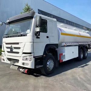Camión Cisterna de Combustible Diésel 6x4 de 3 Ejes, Nuevo, de Alta Calidad, Personalizable, Fabricado en Shandong, China - Product Image 5