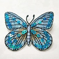 Badge brodé personnalisable de haute qualité avec motifs papillon et trous d'appliqué pour exportation