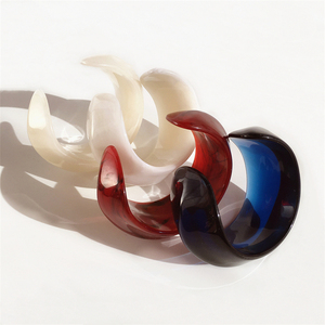 UJBOX, brazalete abierto acrílico ecológico para mujer, 7 colores, grueso, ajuste cómodo, muñeca ancha, joyería, regalo de moda - Product Image 3