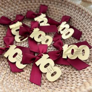 Accessoires numériques en acrylique gravés pour loisirs créatifs, noms et dates personnalisés - Coffret cadeau pour la célébration des 100 jours - Product Image 2