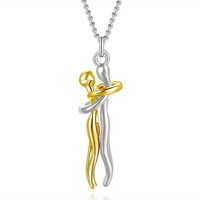 Nouveau style 2025 Collier double pendentif « Hug » pour femme et homme, étanche et inaltérable, bijou de Saint-Valentin, idéal pour un cadeau