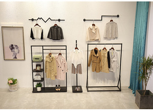 Espositore per Abbigliamento Indipendente Multilivello con Vano Laterale, Vendita Diretta dalla Fabbrica, Ideale per Boutique - Product Image 5